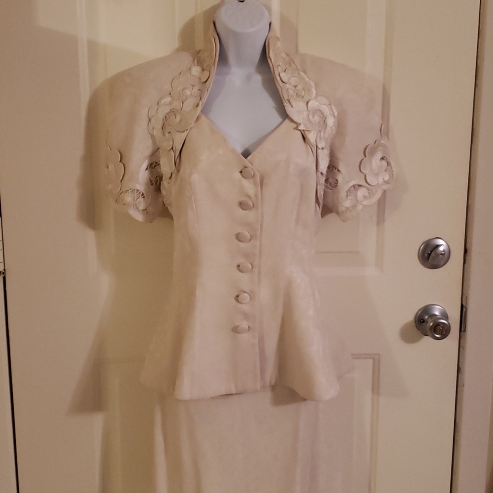 2 piece ladies skirt suit